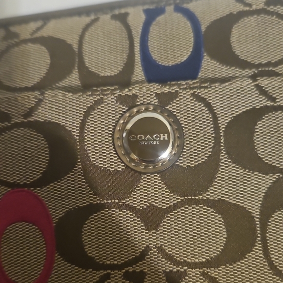 COACH 63063 POPPY SIGNATURE UNIVERSAL TABLET SLEEVE CASE MULTIC - Picture 6 of 9